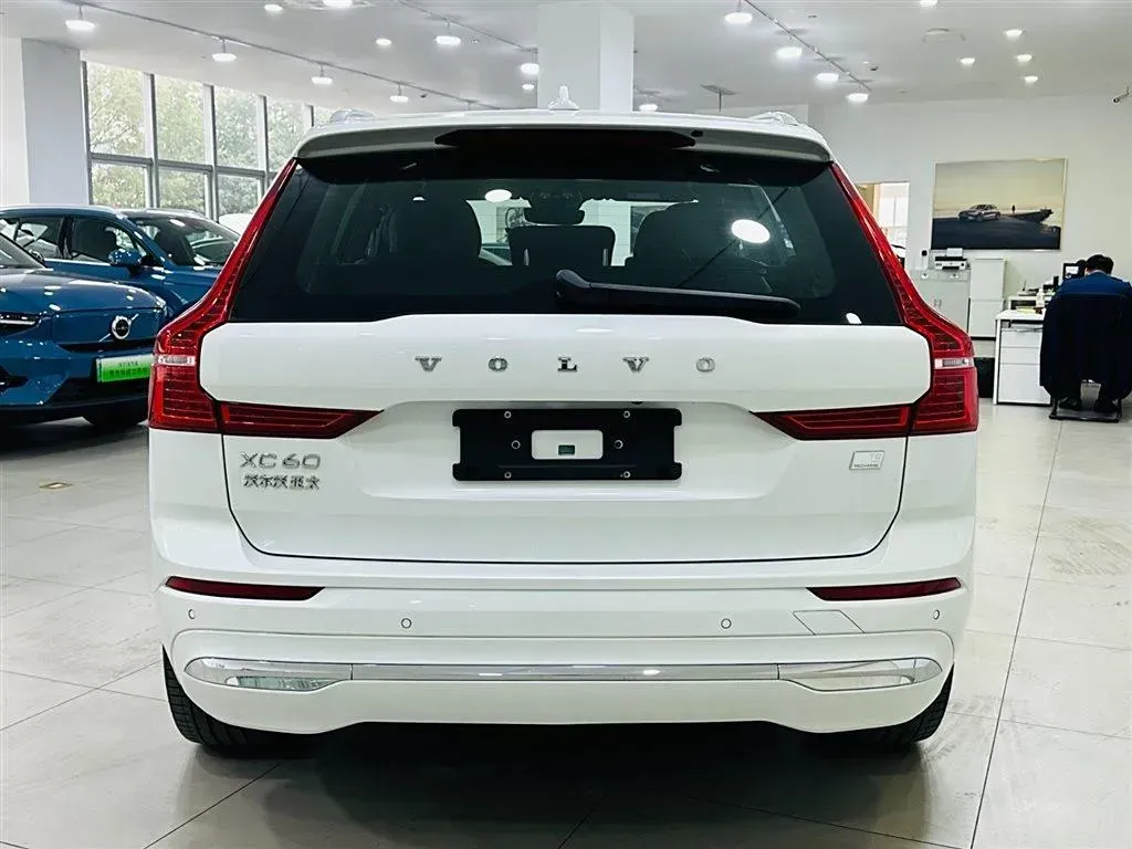 2023 Volvo XC60 PHEV 2.0T 310HP L4 8AT PHEV 18.8KWH,autocango,china used car exporter,china ev exporter,chinese used car exporter,chinese used ev exporter