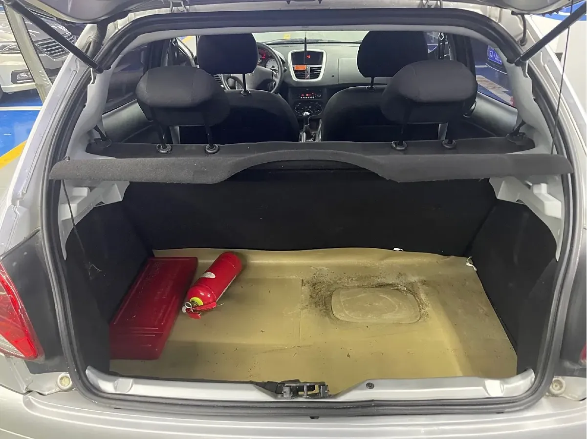 2011 Peugeot 207 1.4L 76HP L4 5MT,autocango,china used car exporter,china ev exporter,chinese used car exporter,chinese used ev exporter