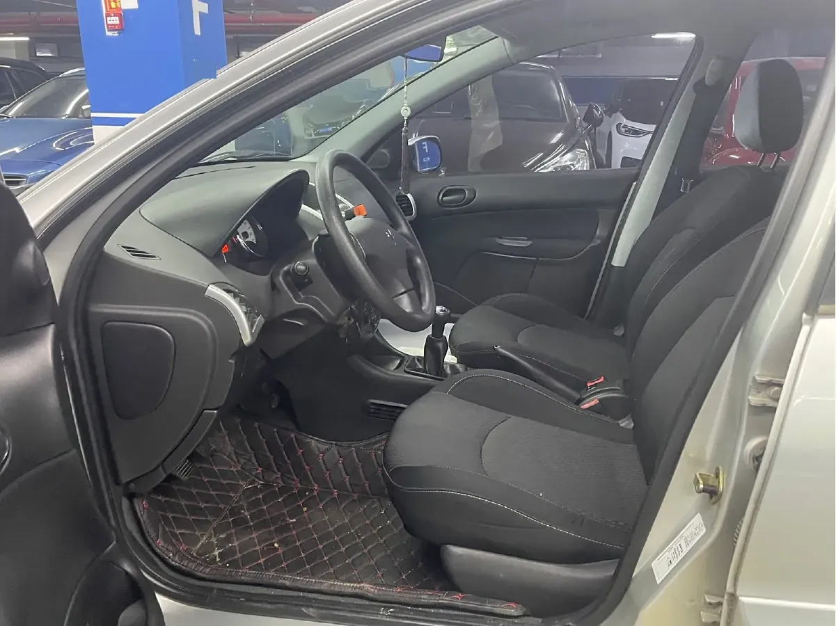 2011 Peugeot 207 1.4L 76HP L4 5MT,autocango,china used car exporter,china ev exporter,chinese used car exporter,chinese used ev exporter