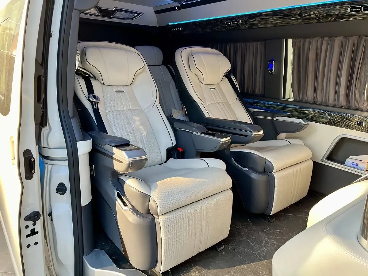 2011 Toyota Hiace 2.7L 154HP L4 4AT,autocango,china used car exporter,china ev exporter,chinese used car exporter,chinese used ev exporter