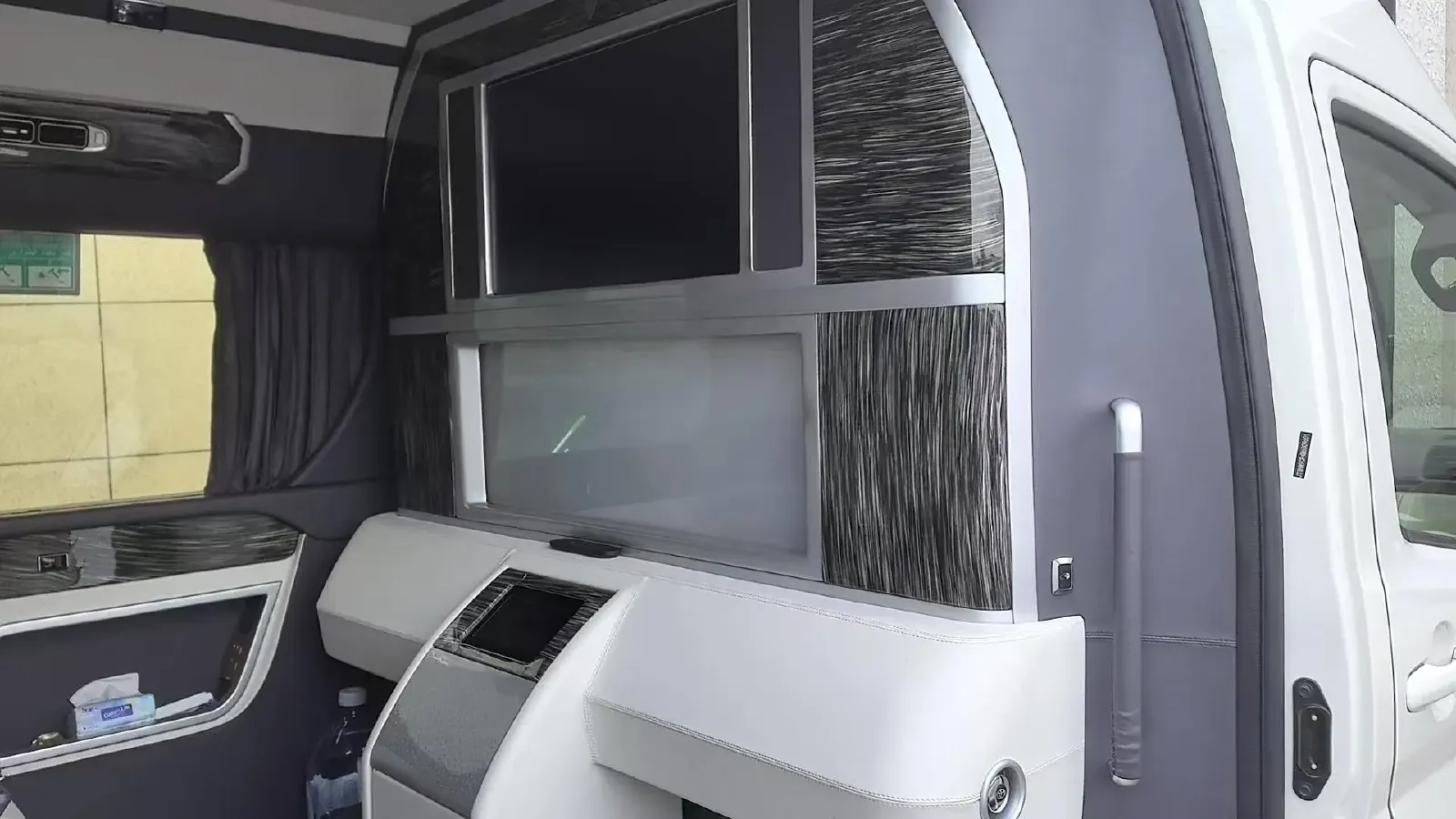 2011 Toyota Hiace 2.7L 154HP L4 4AT,autocango,china used car exporter,china ev exporter,chinese used car exporter,chinese used ev exporter