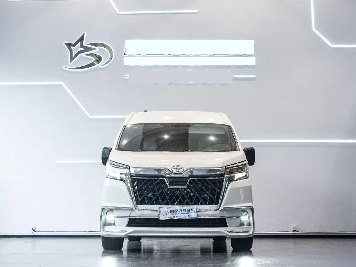 2011 Toyota Hiace 2.7L 154HP L4 4AT