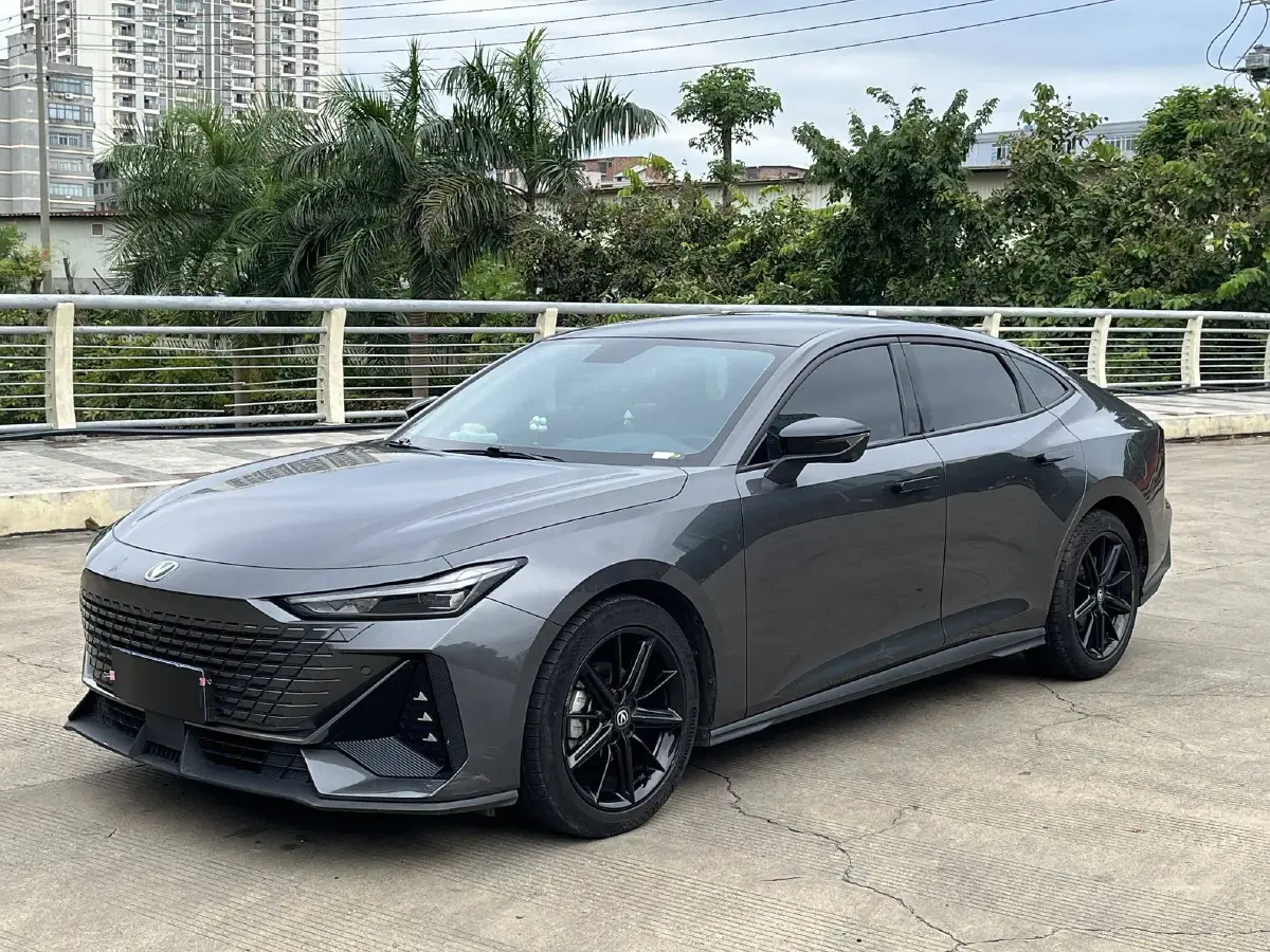 2022 ChangAn UNI-V 1.5T 188HP L4 7DCT