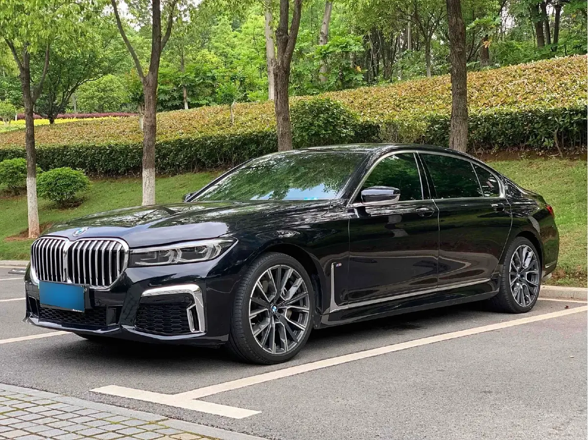 2021 BMW 7 Series 3.0T 340HP L6 8AT