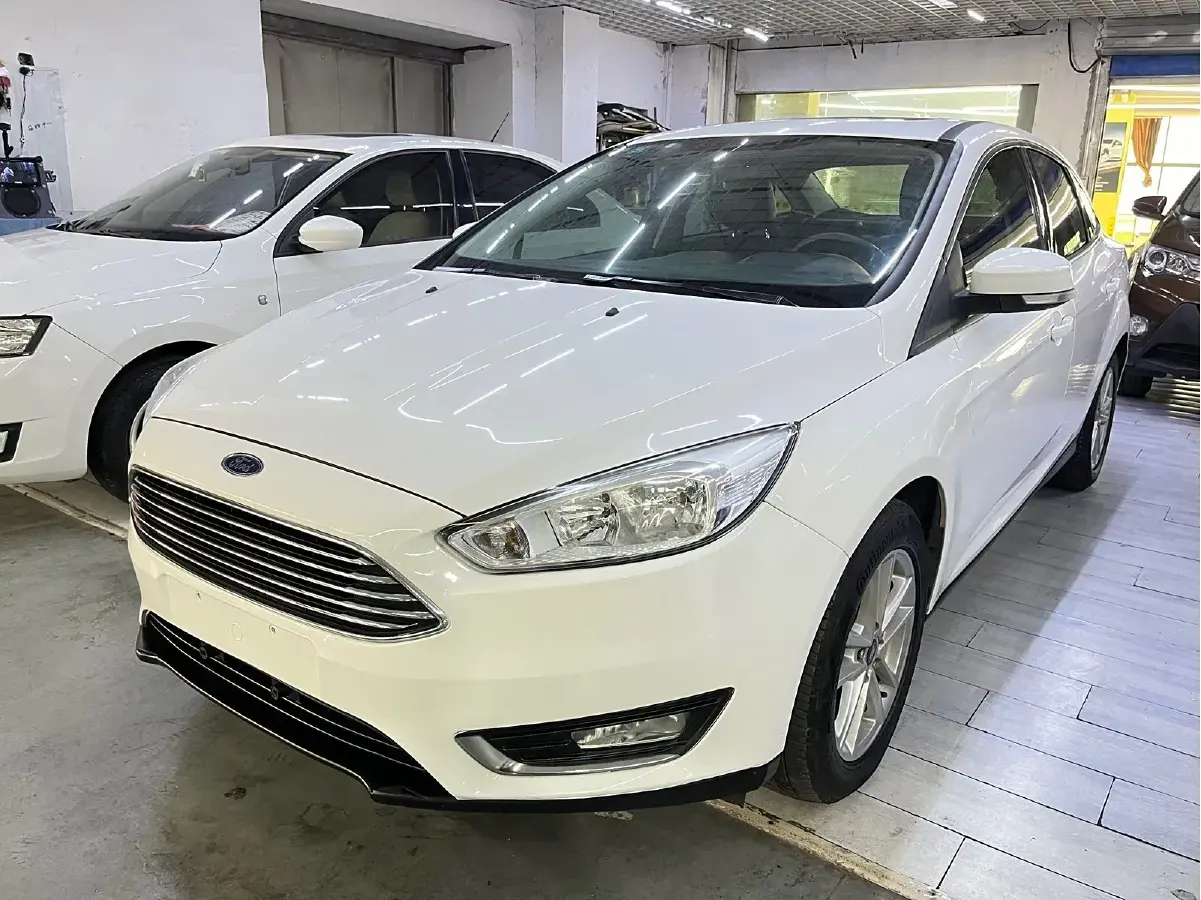 2017 Ford Focus 1.6L 125HP L4 6DCT