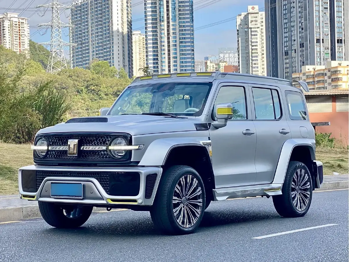 2021 Cyberspace 300 2.0T 227HP L4 8AT