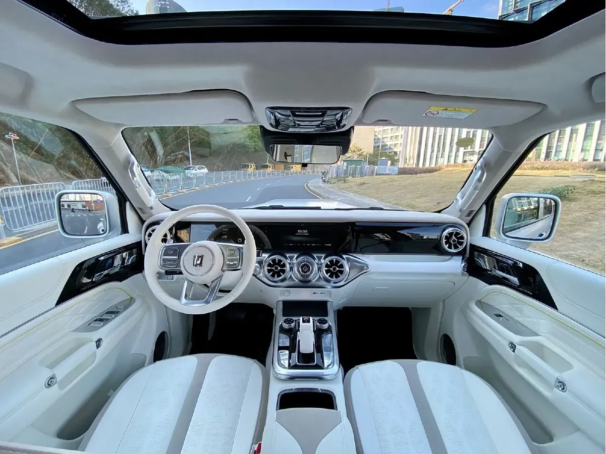 2021 Cyberspace 300 2.0T 227HP L4 8AT,autocango,china used car exporter,china ev exporter,chinese used car exporter,chinese used ev exporter