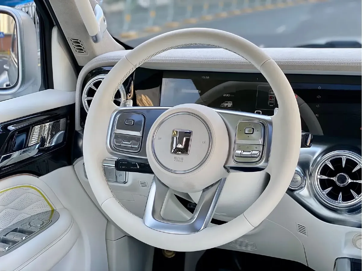 2021 Cyberspace 300 2.0T 227HP L4 8AT,autocango,china used car exporter,china ev exporter,chinese used car exporter,chinese used ev exporter