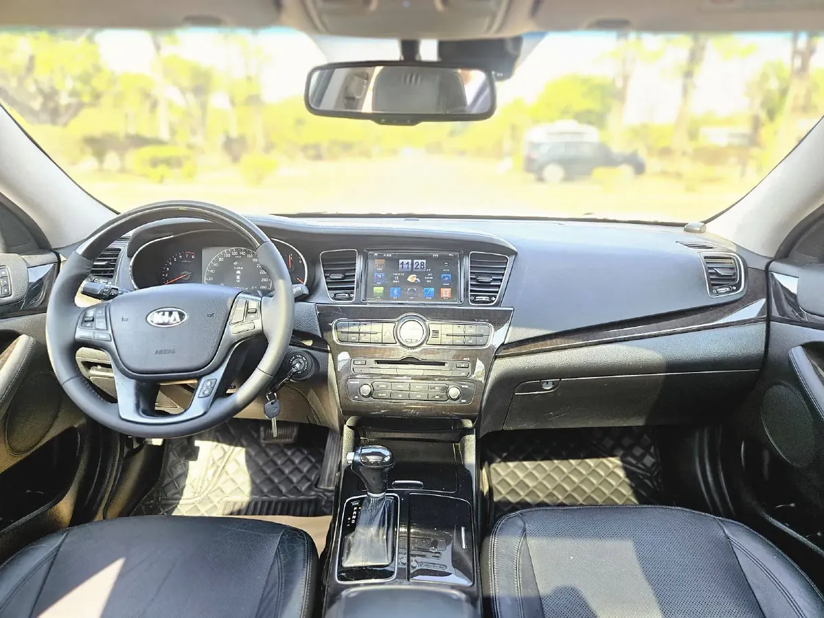 2013 Kia Cadenza 2.4L 180HP L4 6AT,autocango,china used car exporter,china ev exporter,chinese used car exporter,chinese used ev exporter