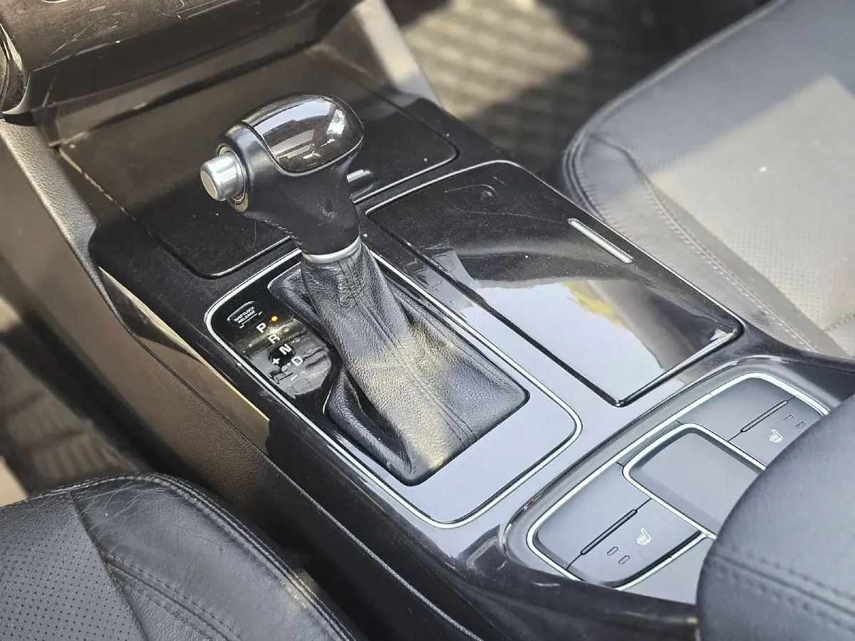 2013 Kia Cadenza 2.4L 180HP L4 6AT,autocango,china used car exporter,china ev exporter,chinese used car exporter,chinese used ev exporter