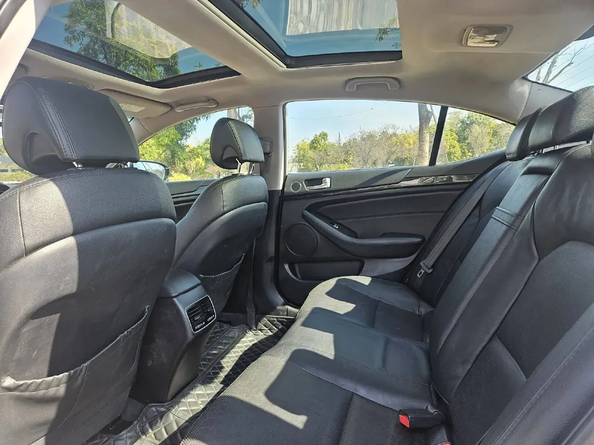 2013 Kia Cadenza 2.4L 180HP L4 6AT,autocango,china used car exporter,china ev exporter,chinese used car exporter,chinese used ev exporter