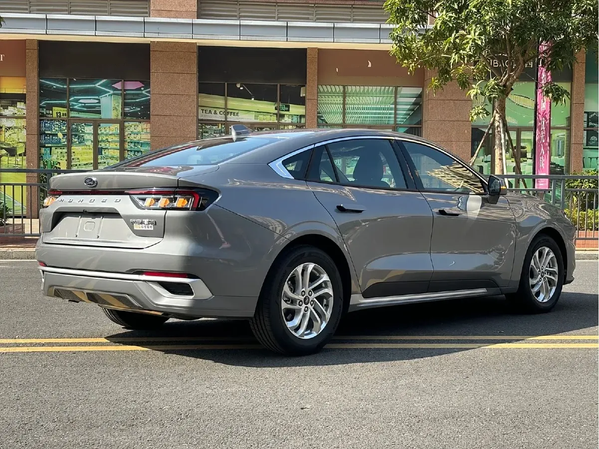 2025 Ford Mondeo 1.5T 190HP L4 8AT,autocango,china used car exporter,china ev exporter,chinese used car exporter,chinese used ev exporter