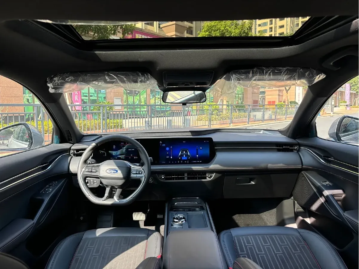 2025 Ford Mondeo 1.5T 190HP L4 8AT,autocango,china used car exporter,china ev exporter,chinese used car exporter,chinese used ev exporter