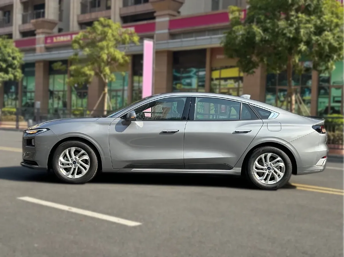 2025 Ford Mondeo 1.5T 190HP L4 8AT,autocango,china used car exporter,china ev exporter,chinese used car exporter,chinese used ev exporter