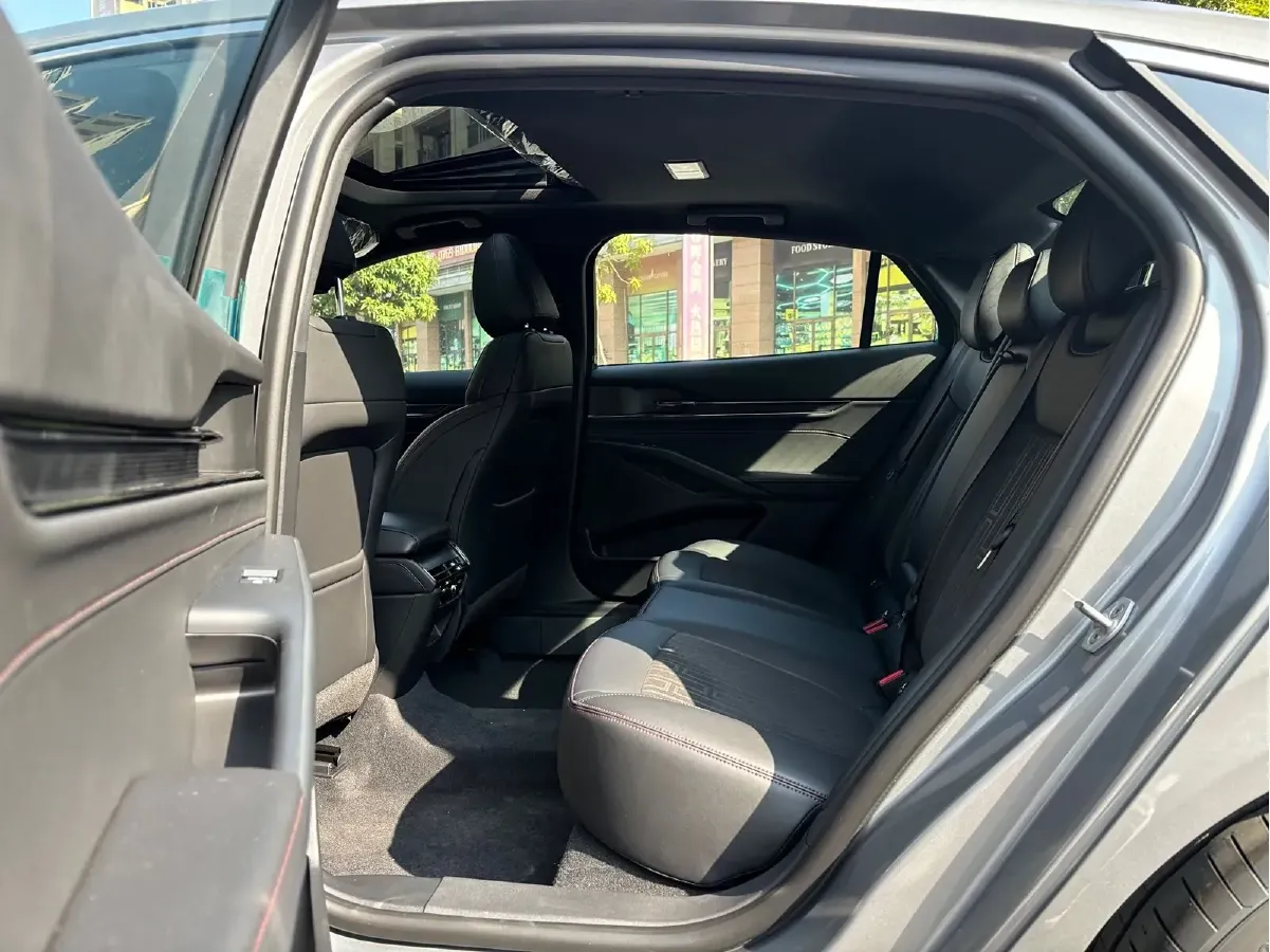 2025 Ford Mondeo 1.5T 190HP L4 8AT,autocango,china used car exporter,china ev exporter,chinese used car exporter,chinese used ev exporter