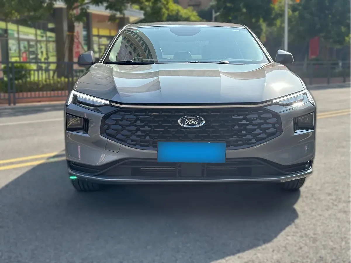 2025 Ford Mondeo 1.5T 190HP L4 8AT,autocango,china used car exporter,china ev exporter,chinese used car exporter,chinese used ev exporter