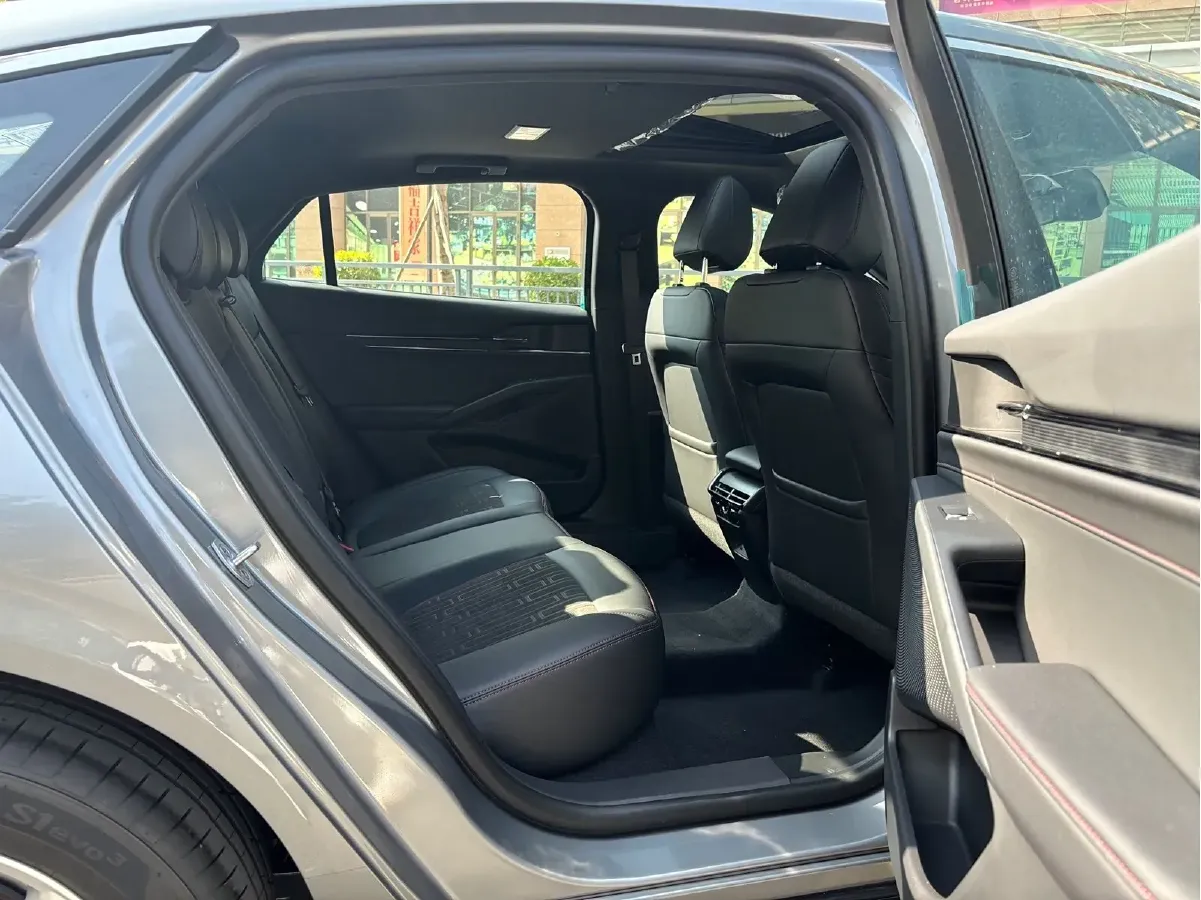 2025 Ford Mondeo 1.5T 190HP L4 8AT,autocango,china used car exporter,china ev exporter,chinese used car exporter,chinese used ev exporter