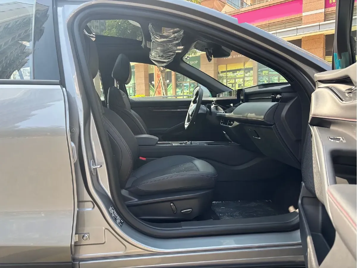 2025 Ford Mondeo 1.5T 190HP L4 8AT,autocango,china used car exporter,china ev exporter,chinese used car exporter,chinese used ev exporter