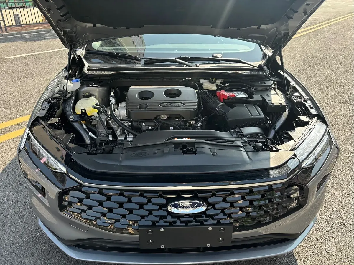 2025 Ford Mondeo 1.5T 190HP L4 8AT,autocango,china used car exporter,china ev exporter,chinese used car exporter,chinese used ev exporter