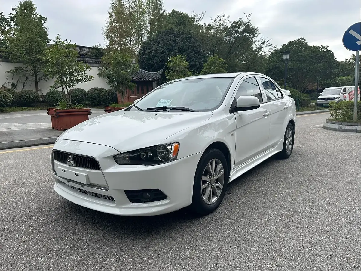 2013 Mitsubishi Lancer EX 1.8L 136HP L4 CVT