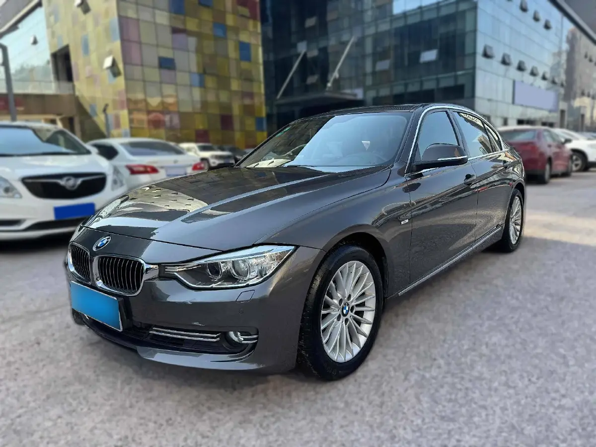 2013 BMW 3 Series 2.0T 184HP L4 8AT