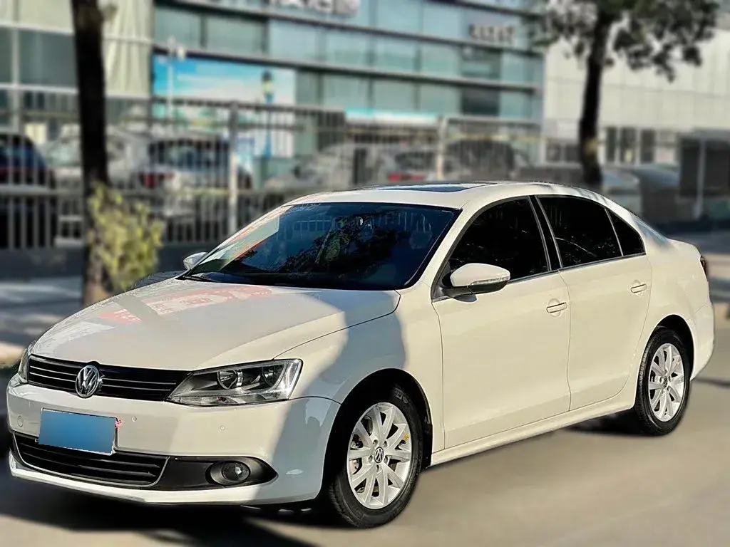 2012 Volkswagen Sagitar 1.4T 131HP L4 7DCT