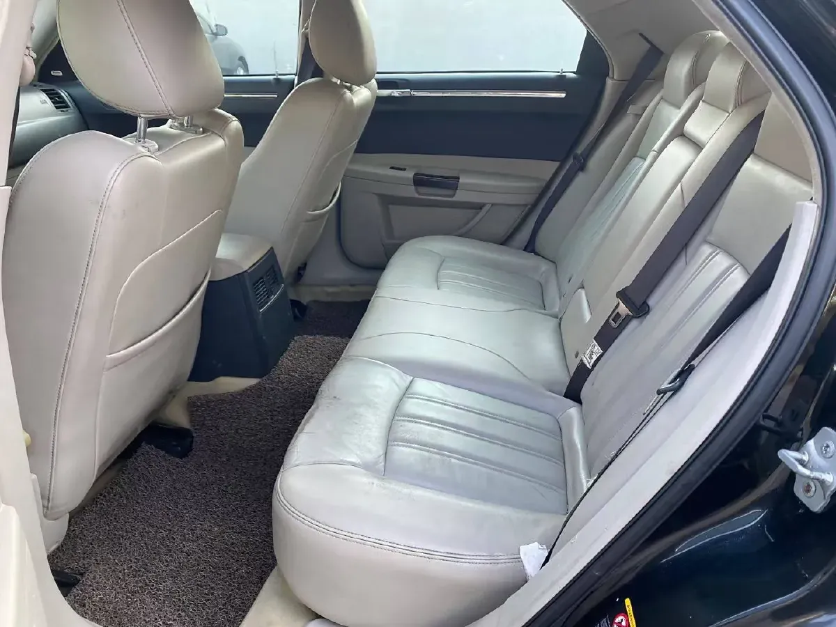 2007 Chrysler 300C 2.7L 206HP V6 4AT,autocango,china used car exporter,china ev exporter,chinese used car exporter,chinese used ev exporter