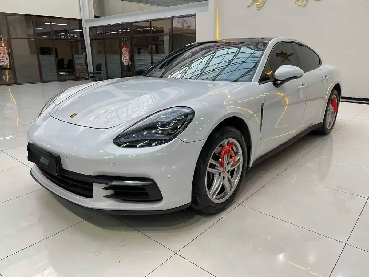2017 Porsche Panamera 3.0T 330HP V6 8DCT