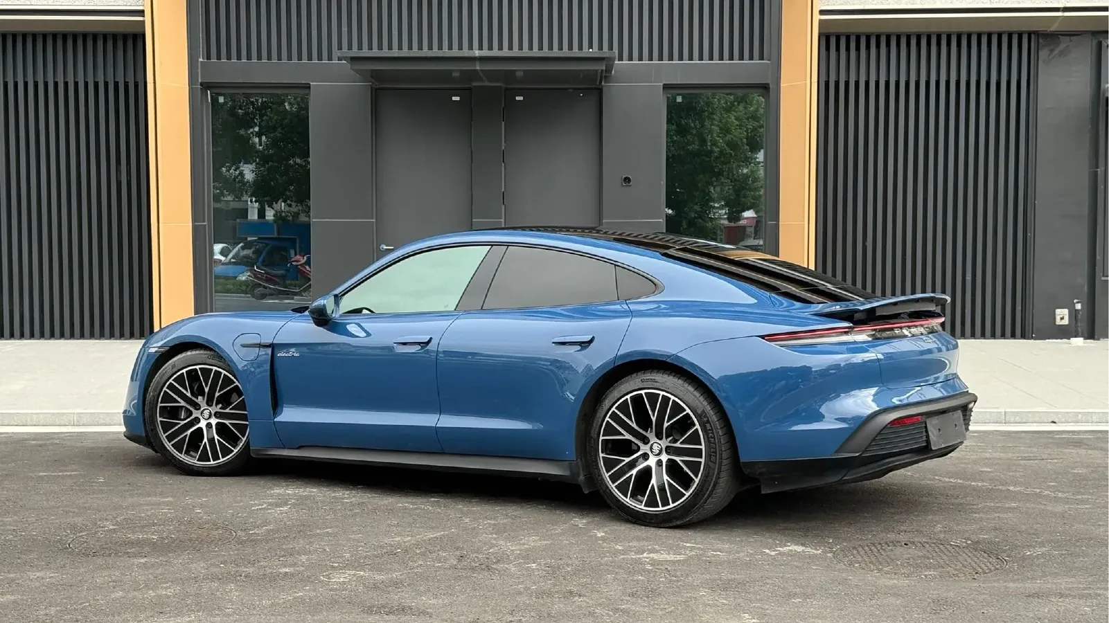 2020 Porsche Taycan 2AT BEV 79.2KWH,autocango,china used car exporter,china ev exporter,chinese used car exporter,chinese used ev exporter