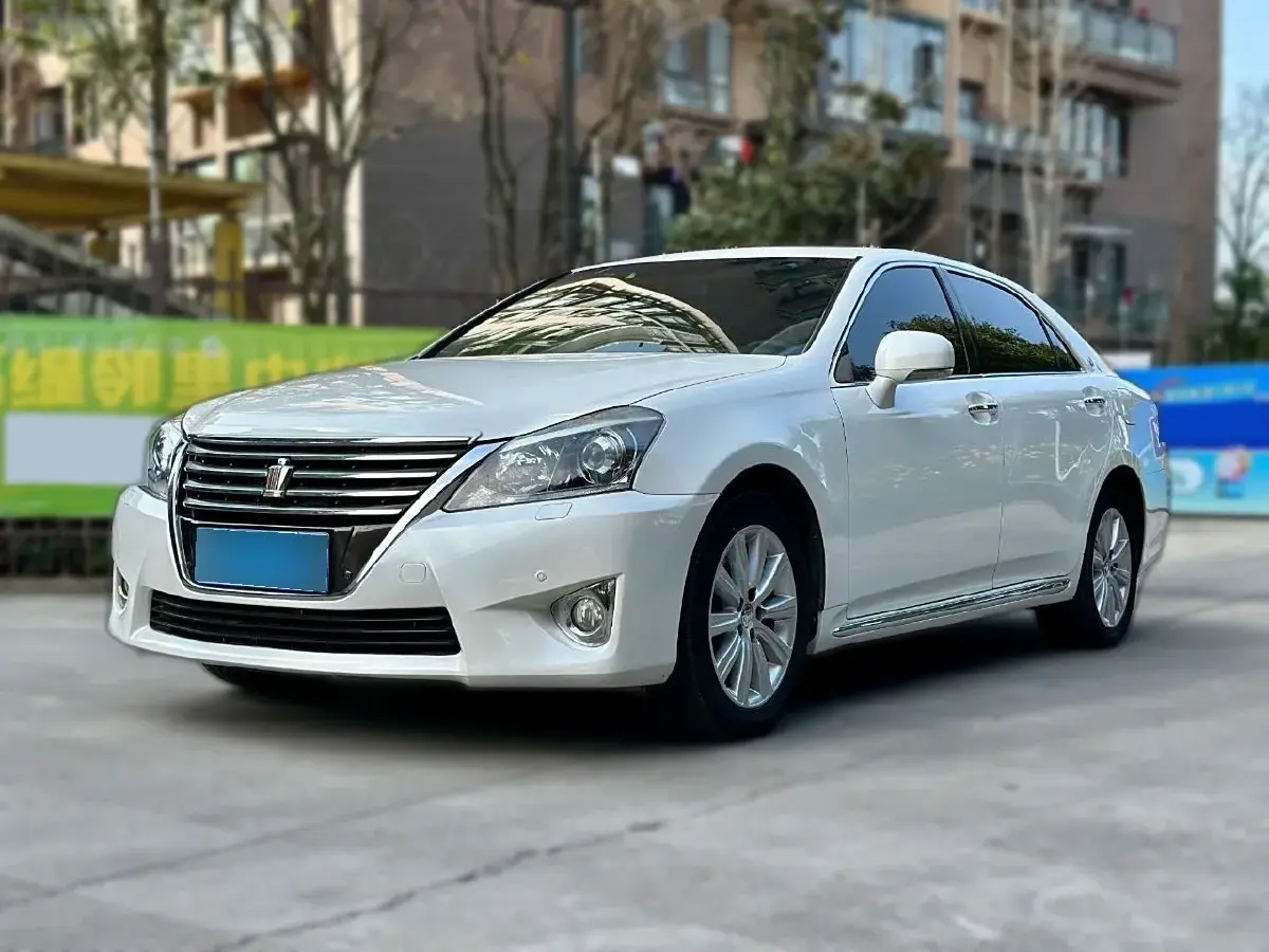 2012 Toyota Crown 2.5L 193HP V6 6AT
