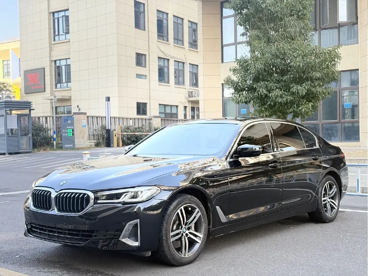 2021 BMW 5 Series 2.0T 252HP L4 8AT