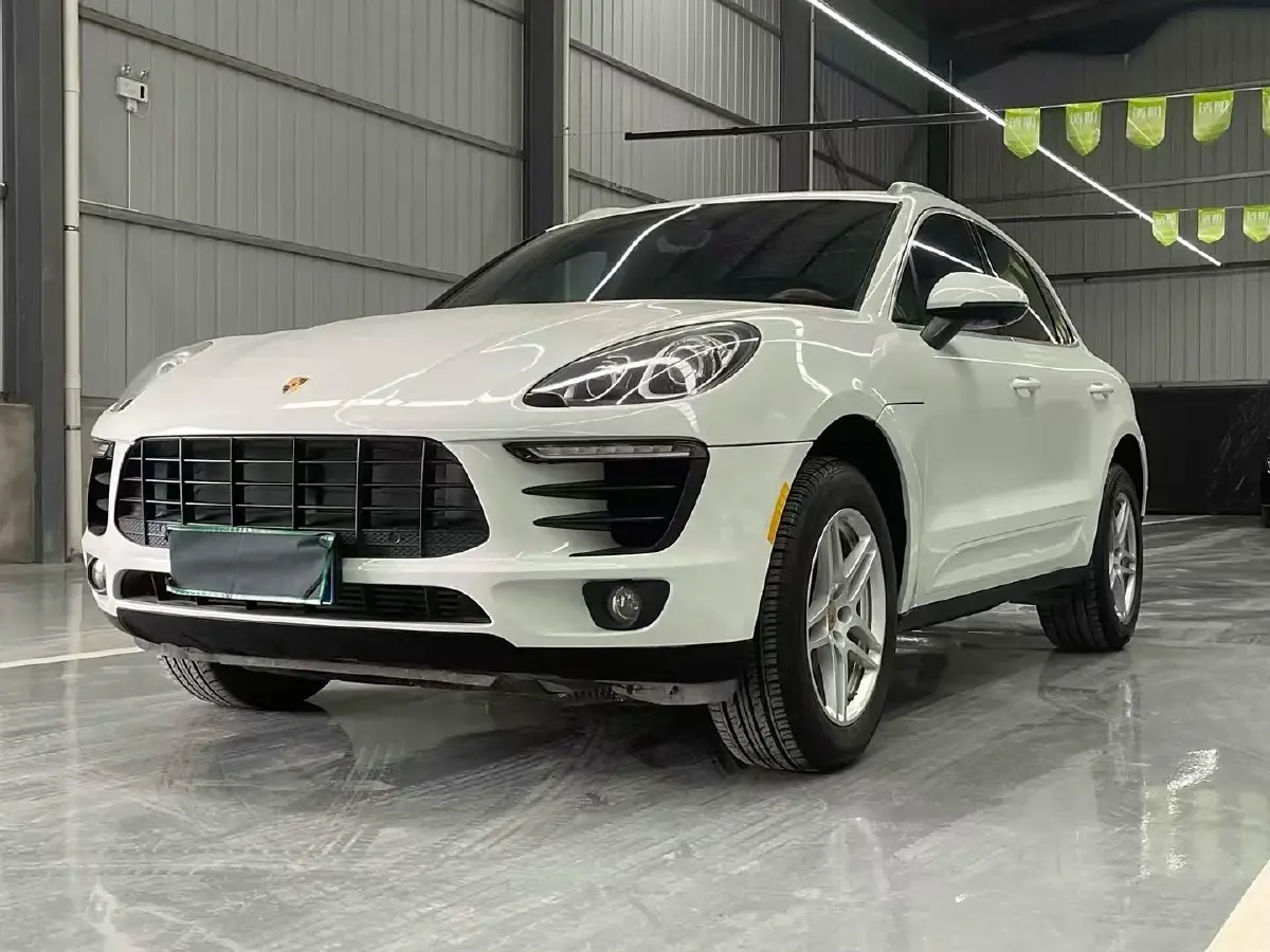 2017 Porsche Macan 2.0T 252HP L4 7DCT