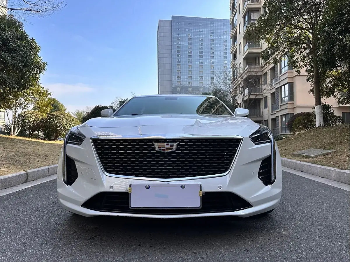2022 Cadillac CT6 2.0T 237HP L4 10AT