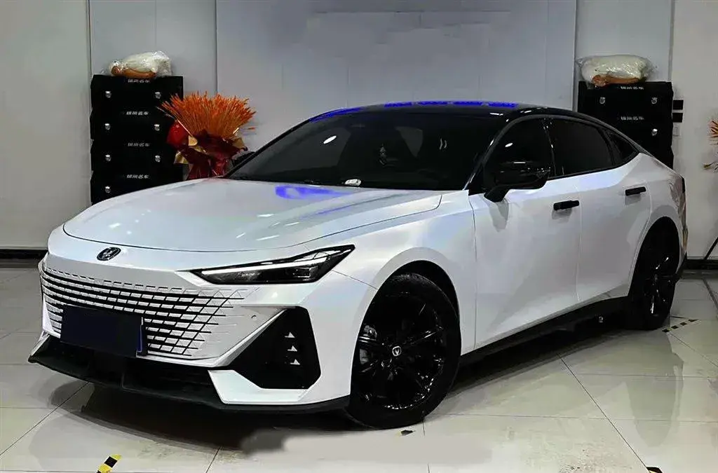 2023 ChangAn UNI-V 1.5T 188HP L4 7DCT