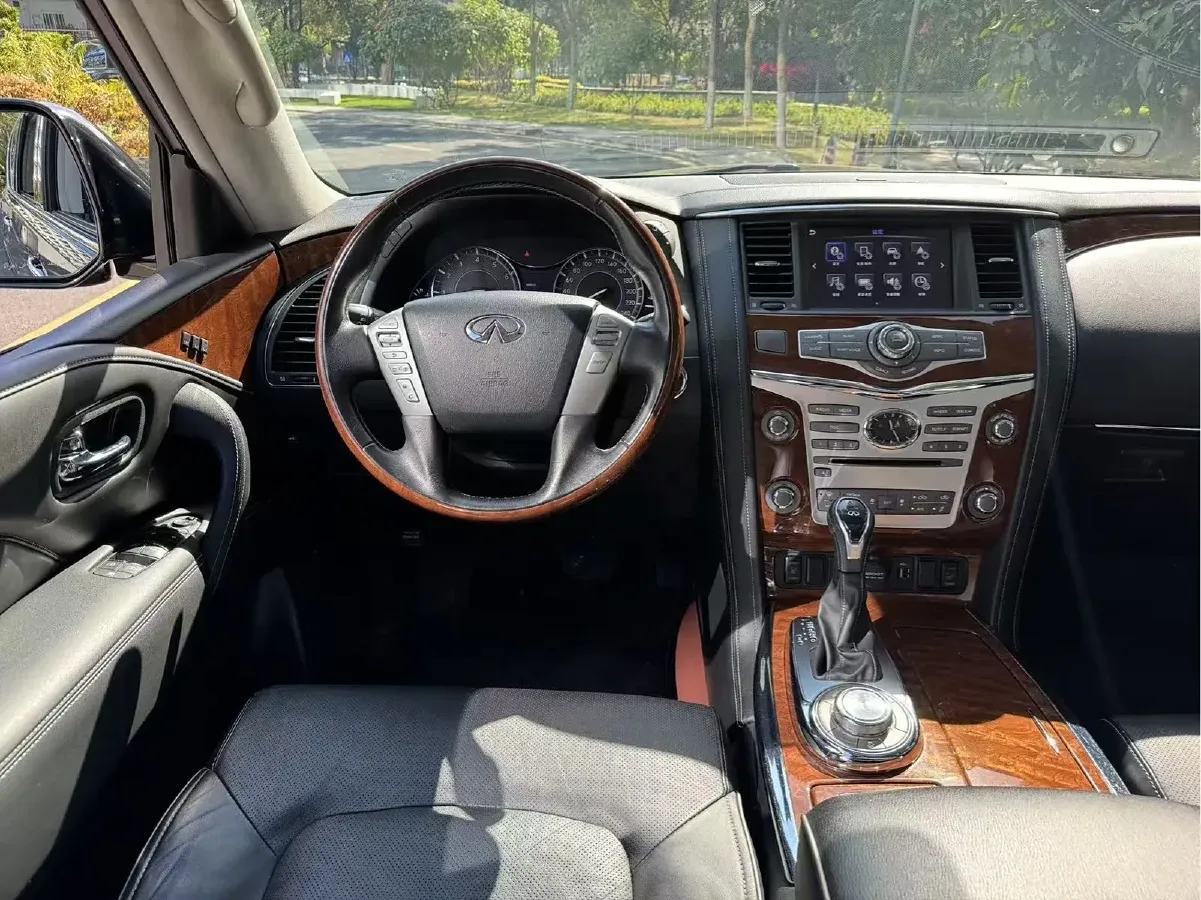 2016 Infiniti QX80 5.6L 398HP V8 7AT,autocango,china used car exporter,china ev exporter,chinese used car exporter,chinese used ev exporter