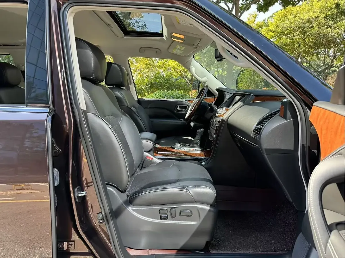 2016 Infiniti QX80 5.6L 398HP V8 7AT,autocango,china used car exporter,china ev exporter,chinese used car exporter,chinese used ev exporter