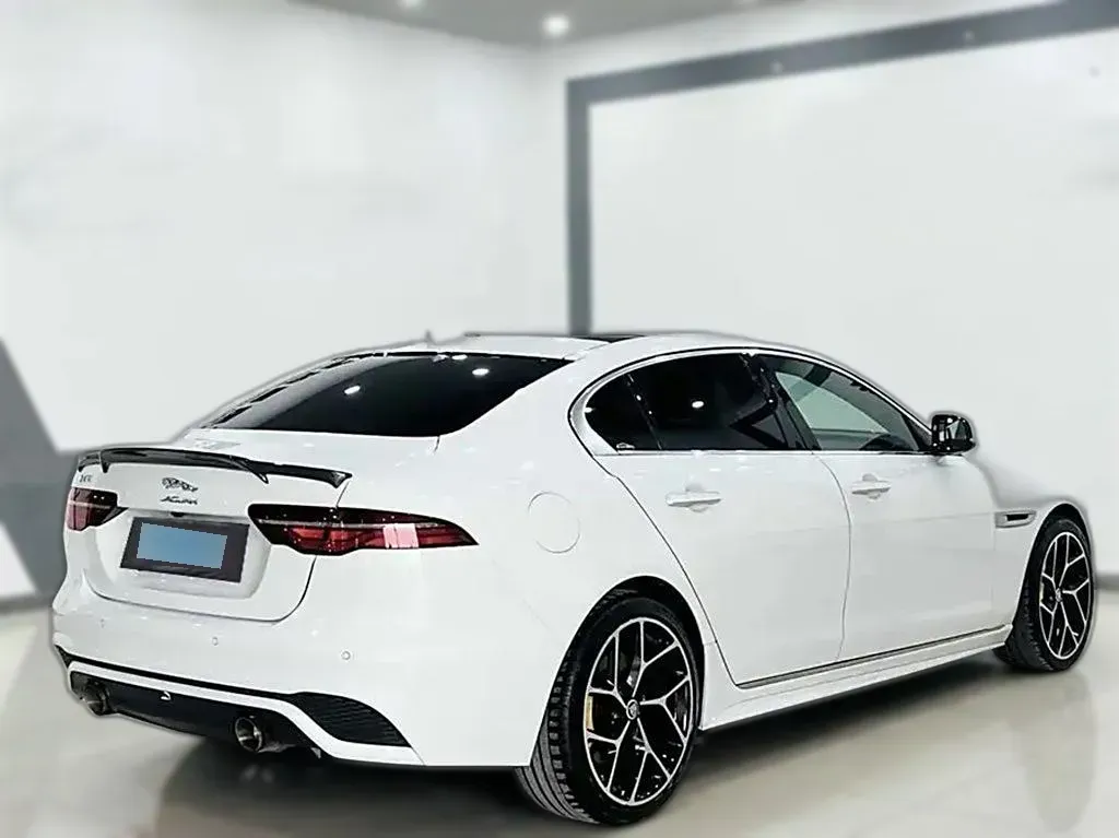 2022 Jaguar XEL 2.0T 200HP L4 8AT,autocango,china used car exporter,china ev exporter,chinese used car exporter,chinese used ev exporter