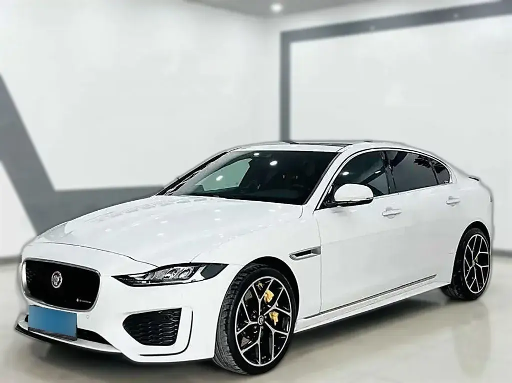 2022 Jaguar XEL 2.0T 200HP L4 8AT