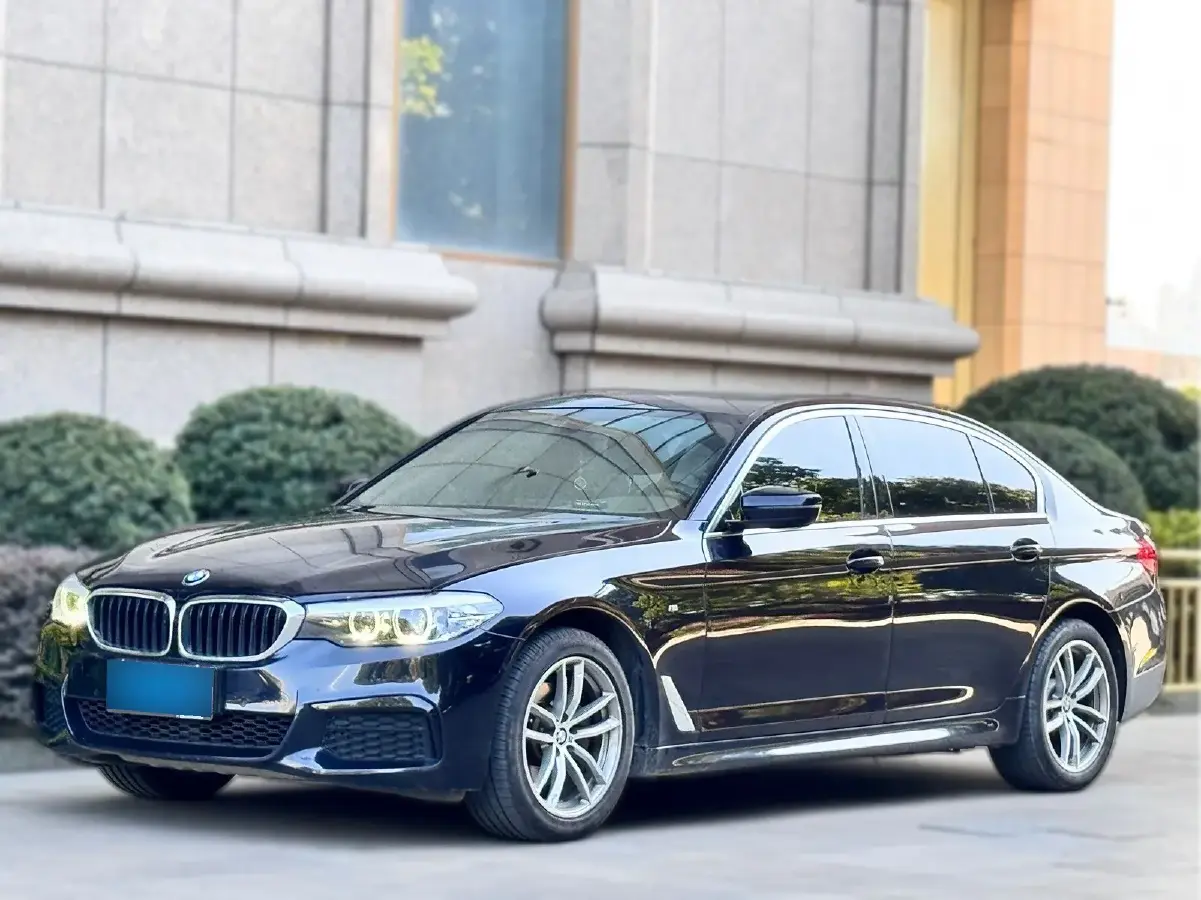 2020 BMW 5 Series 2.0T 184HP L4 8AT