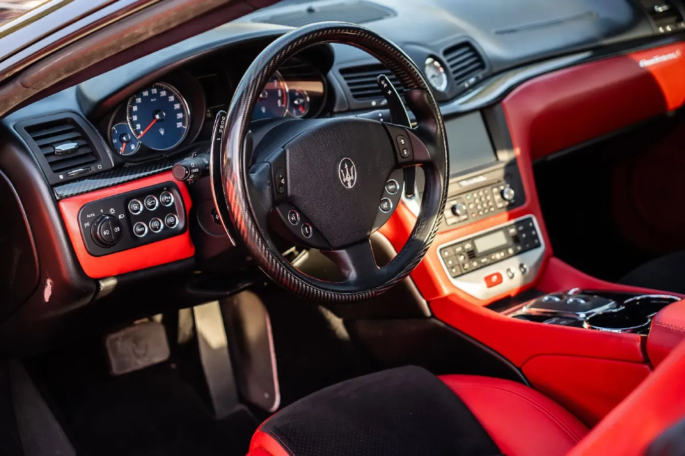 2012 Maserati GranTurismo 4.7L 460HP V8 6AT,autocango,china used car exporter,china ev exporter,chinese used car exporter,chinese used ev exporter