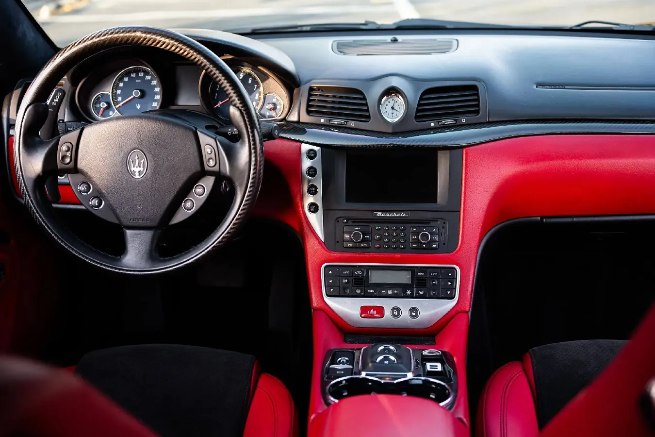 2012 Maserati GranTurismo 4.7L 460HP V8 6AT,autocango,china used car exporter,china ev exporter,chinese used car exporter,chinese used ev exporter