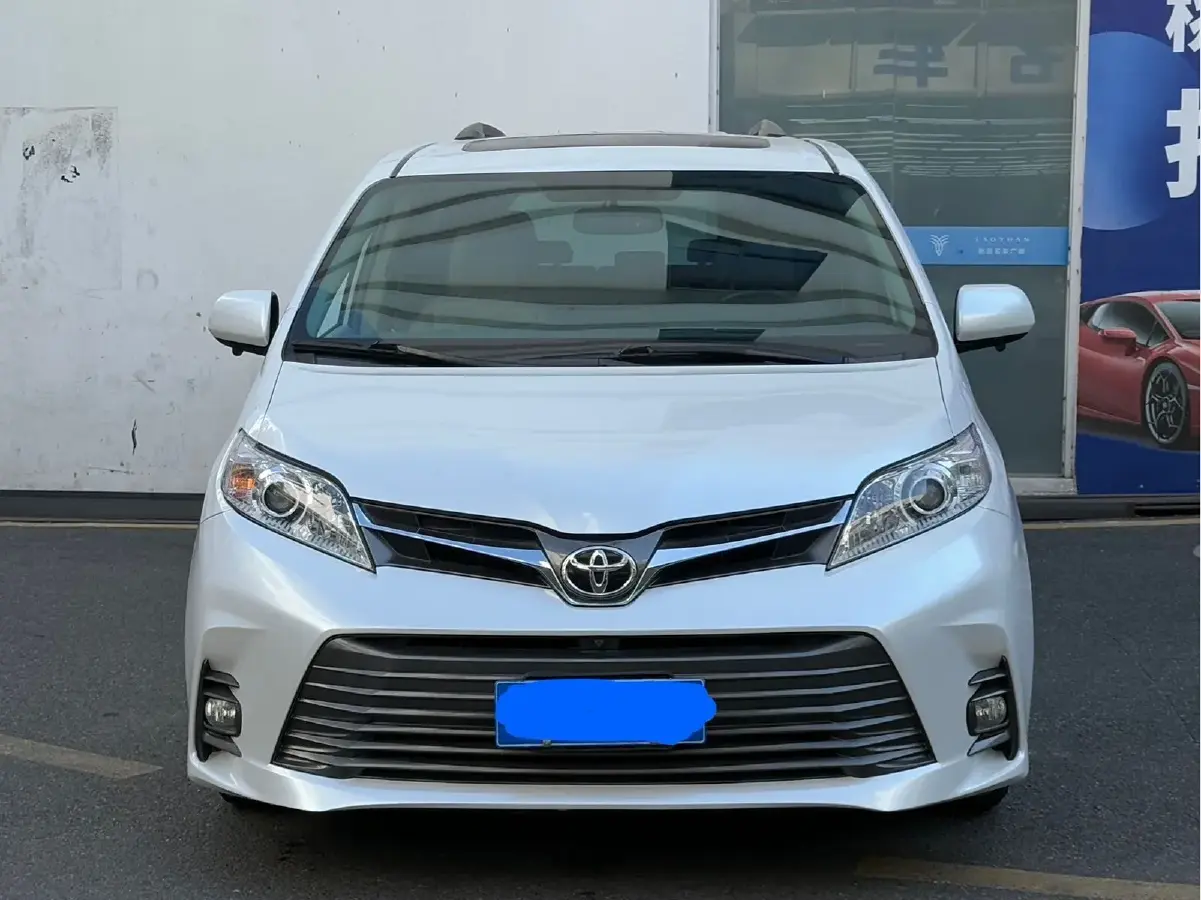 2015 Toyota Sienna 3.5L 269HP V6 6AT