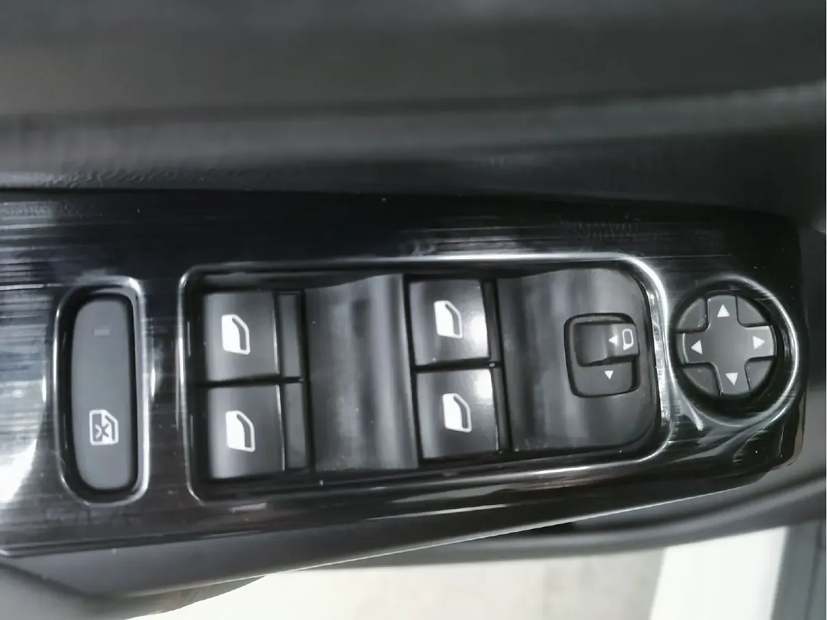 2020 Citroen C5 AircrossS 1.6T 200HP L4 8AT PHEV 12.96KWH,autocango,china used car exporter,china ev exporter,chinese used car exporter,chinese used ev exporter