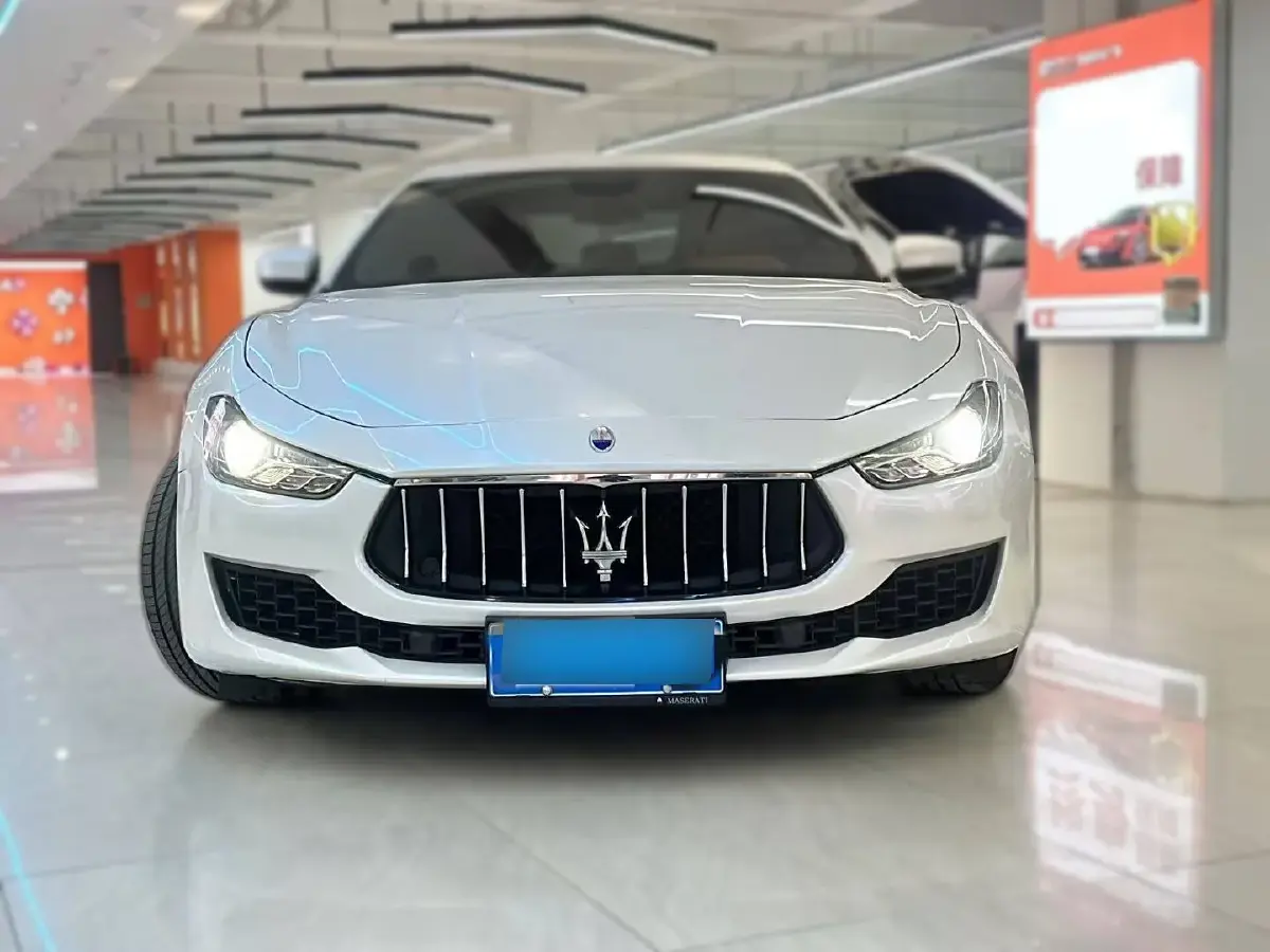 2021 Maserati Ghibli 2.0T 330HP L4 8AT