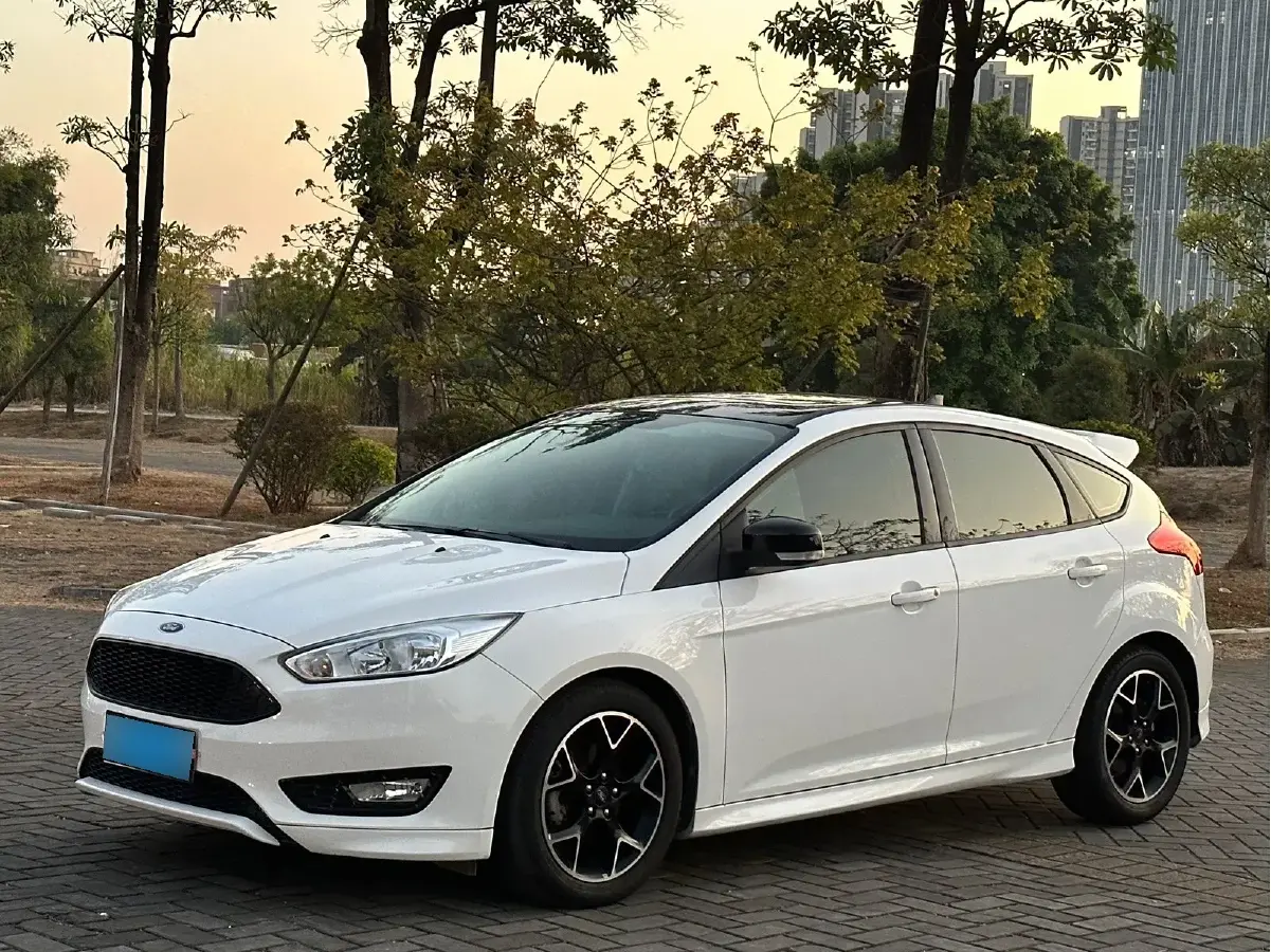 2017 Ford Focus 1.5T 181HP L4 6AT