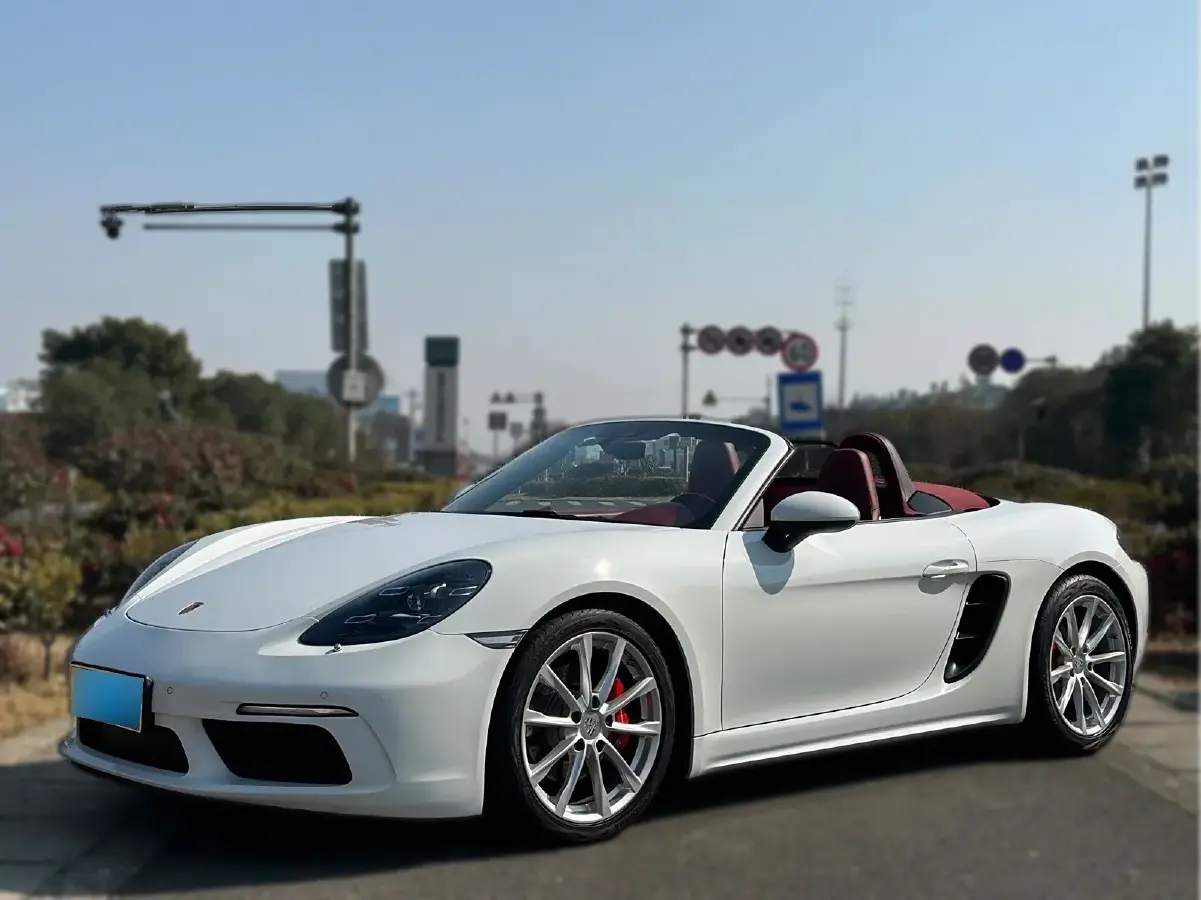 2016 Porsche 718 2.0T 250HP H4 7DCT