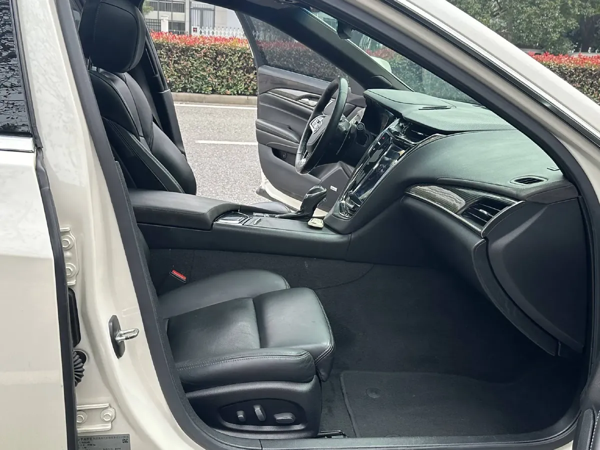 2014 Cadillac CTS 2.0T 276HP L4 6AT,autocango,china used car exporter,china ev exporter,chinese used car exporter,chinese used ev exporter