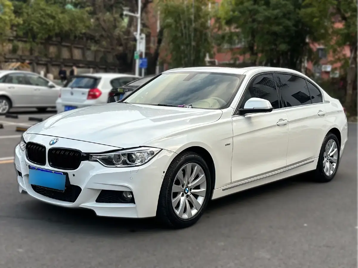 2013 BMW 3 Series 2.0T 245HP L4 8AT