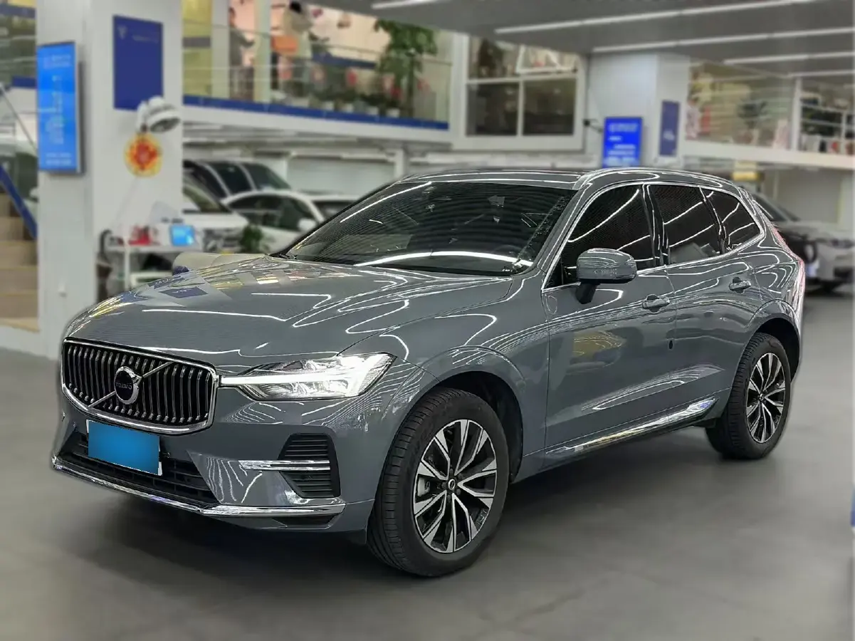 2023 Volvo XC60 2.0T 250HP L4 8AT