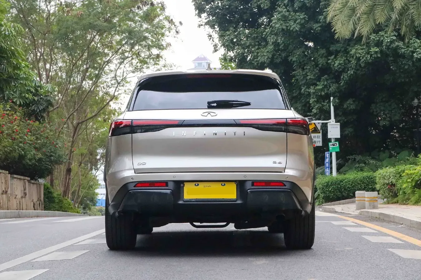 2024 Infiniti QX60 2.0T 252HP L4 9AT,autocango,china used car exporter,china ev exporter,chinese used car exporter,chinese used ev exporter